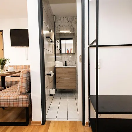 Prost Apartment *